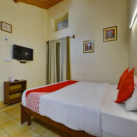 Oyo 12402 Mushkil Aasan Hotel Mount Abu Exterior foto
