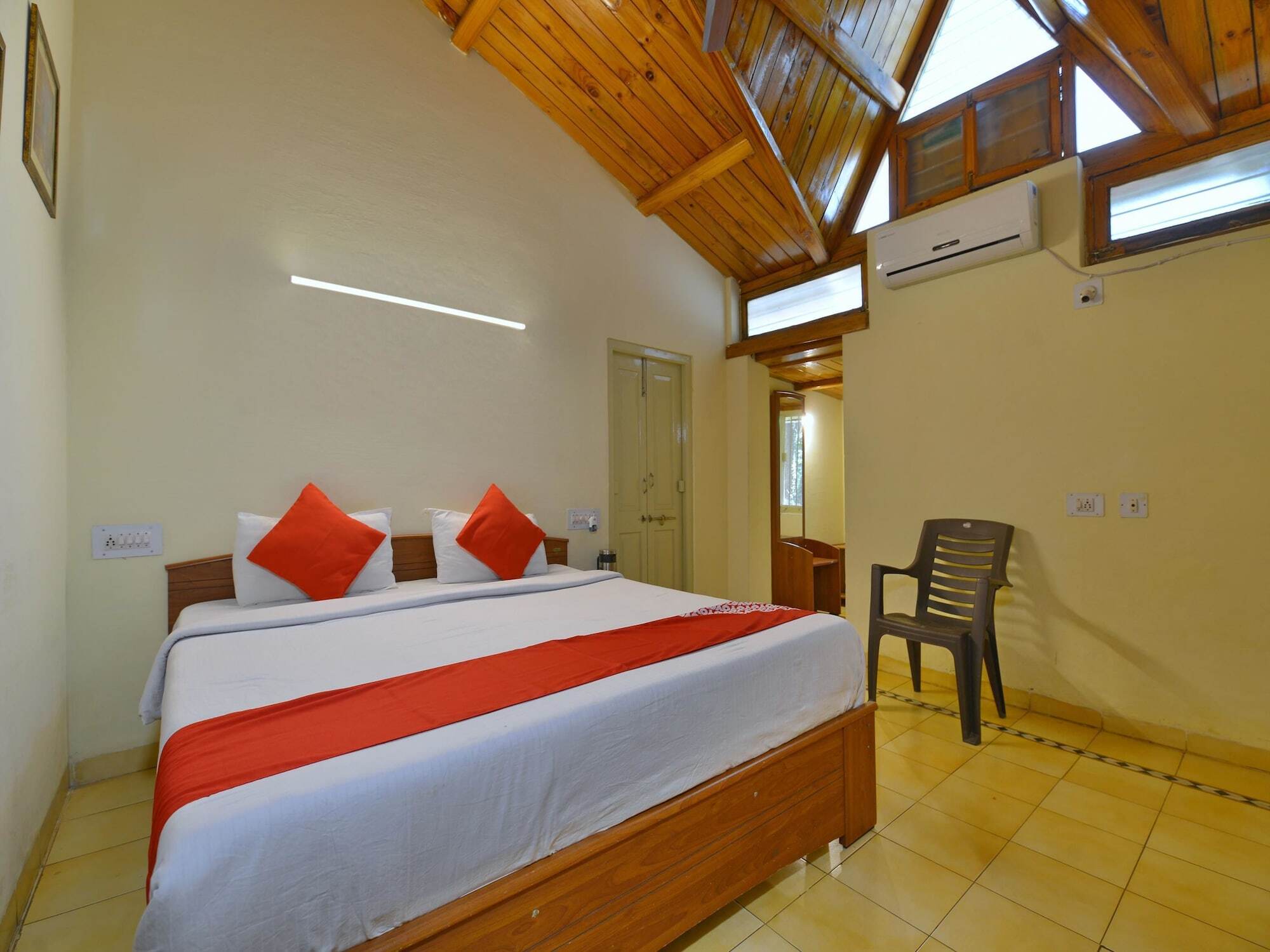 Oyo 12402 Mushkil Aasan Hotel Mount Abu Exterior foto